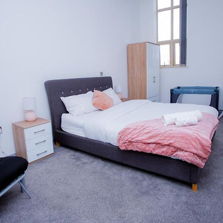 Spacious Urban City Apartment Doncaster Exterior photo