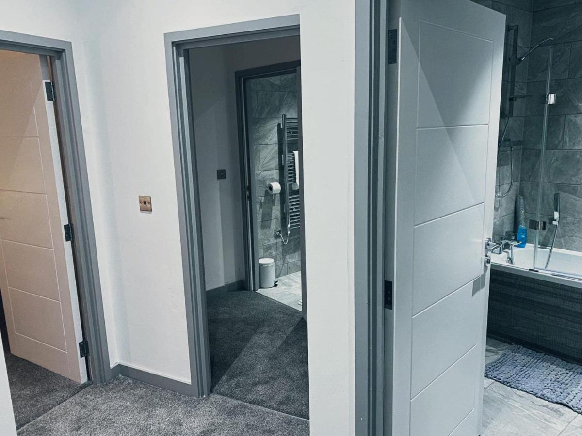 Spacious Urban City Apartment Doncaster Exterior photo